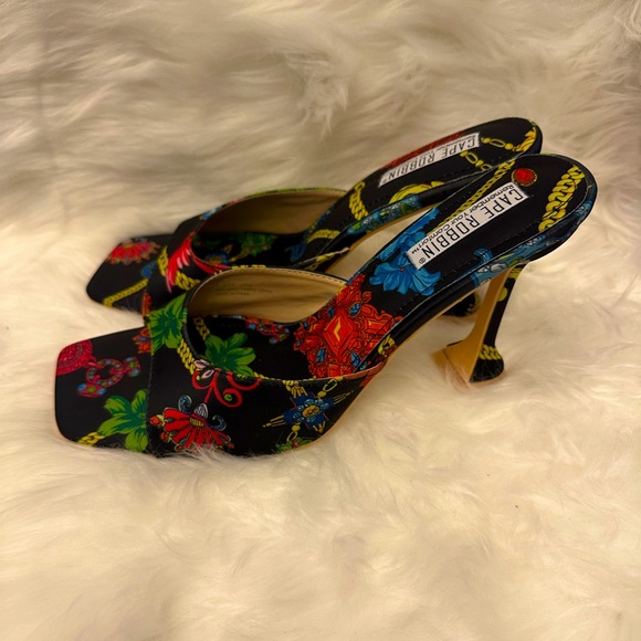 Women’s Heels Slippers By Cape Robbin. Square toe with multi color design - Picture 3 of 5